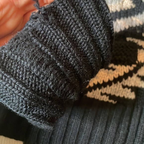 Aritzia TNA sweater - Picture 5 of 6